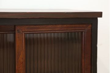 アンティーク家具　アンティーク　素敵なデザイン!古い木のモールガラスローチェスト