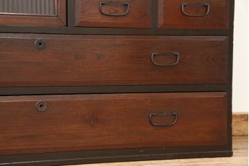 アンティーク家具　アンティーク　素敵なデザイン!古い木のモールガラスローチェスト
