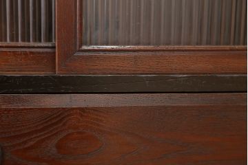 アンティーク家具　アンティーク　素敵なデザイン!古い木のモールガラスローチェスト