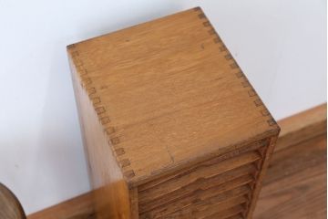 アンティーク家具　アンティーク　古い木の小さなカルテケース(書類棚、カードケース、図書館、図書室)(2)