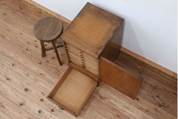 アンティーク家具　アンティーク　古い木の小さなカルテケース(書類棚、カードケース、図書館、図書室)(5)