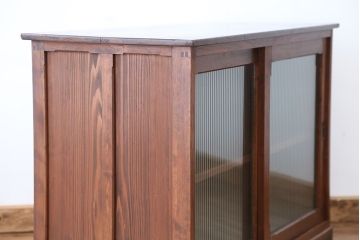 アンティーク家具　アンティーク　素敵なデザイン!古い木のモールガラスカウンターテーブル(収納棚、食器棚)