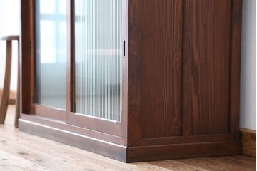アンティーク家具　アンティーク　素敵なデザイン!古い木のモールガラスカウンターテーブル(収納棚、食器棚)
