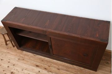 アンティーク家具　古民具・骨董　欅材玉杢引き戸の収納箪笥サイドボード(水屋箪笥、下駄箱、食器棚、収納棚)