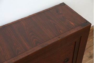 アンティーク家具　古民具・骨董　欅材玉杢引き戸の収納箪笥サイドボード(水屋箪笥、下駄箱、食器棚、収納棚)