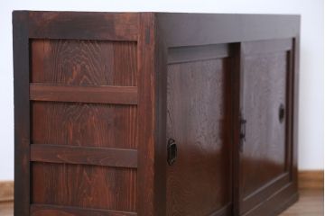 アンティーク家具　古民具・骨董　欅材玉杢引き戸の収納箪笥サイドボード(水屋箪笥、下駄箱、食器棚、収納棚)