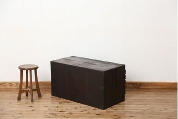 アンティーク家具　古民具・骨董　古いお家の観音開き時代箪笥ローボード(ローチェスト)
