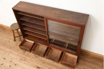 アンティーク家具　アンティーク　希少!珍しいサイズの薄型収納棚(本棚、飾り棚)