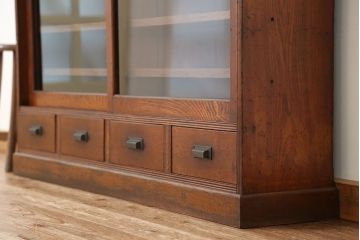アンティーク家具　アンティーク　希少!珍しいサイズの薄型収納棚(本棚、飾り棚)