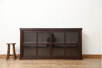 アンティーク家具　アンティーク　味わい深いシックな収納棚(飾り棚、食器棚)