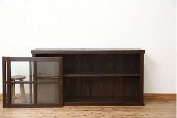 アンティーク家具　アンティーク　味わい深いシックな収納棚(飾り棚、食器棚)
