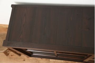 アンティーク家具　アンティーク　味わい深いシックな収納棚(飾り棚、食器棚)