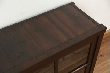 アンティーク家具　アンティーク　味わい深いシックな収納棚(飾り棚、食器棚)