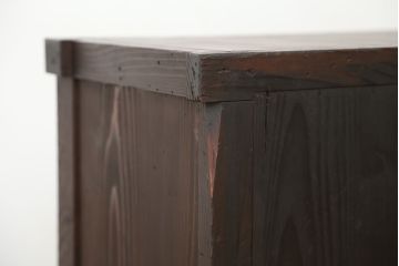アンティーク家具　アンティーク　味わい深いシックな収納棚(飾り棚、食器棚)