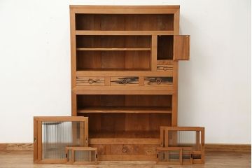 アンティーク家具　古民具・骨董　素敵なデザイン!古い木味のモールガラス四尺水屋箪笥(食器棚、収納棚)