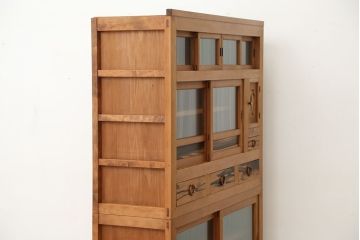 アンティーク家具　古民具・骨董　素敵なデザイン!古い木味のモールガラス四尺水屋箪笥(食器棚、収納棚)