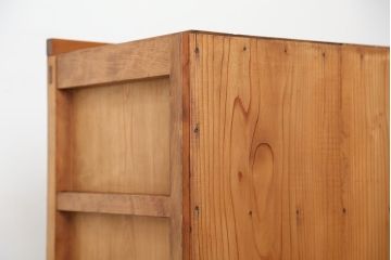 アンティーク家具　古民具・骨董　素敵なデザイン!古い木味のモールガラス四尺水屋箪笥(食器棚、収納棚)