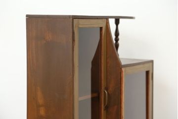 レトロ家具　アンティーク　レトロなデザインの小振りな本箱