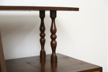 レトロ家具　アンティーク　レトロなデザインの小振りな本箱