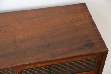 アンティーク家具　アンティーク　高級品!三方ケヤキ材の上質な収納棚(飾り棚、茶箪笥)