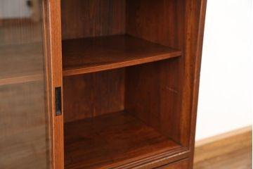 アンティーク家具　アンティーク　高級品!三方ケヤキ材の上質な収納棚(飾り棚、茶箪笥)