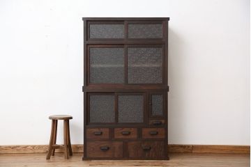 アンティーク家具　☆古民具・骨董　使い込まれたダイヤガラス二段重ねアンティーク食器棚(収納棚)