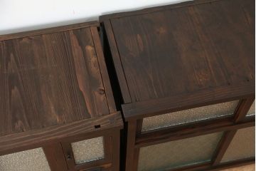 アンティーク家具　☆古民具・骨董　使い込まれたダイヤガラス二段重ねアンティーク食器棚(収納棚)