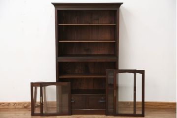 アンティーク家具　☆アンティーク　素敵なデザイン!古い木のモールガラス二段重ね収納棚(飾り棚、食器棚)