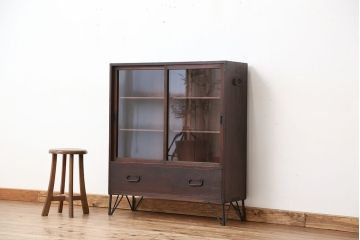 アンティーク家具　アンティーク　素敵なデザイン!古い木の鉄脚収納棚