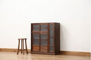アンティーク家具　アンティーク　素敵なデザイン!古い木のダイヤガラス収納棚(下駄箱)