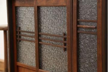アンティーク家具　アンティーク　素敵なデザイン!古い木のダイヤガラス収納棚(下駄箱)