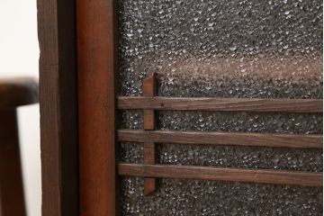 アンティーク家具　アンティーク　素敵なデザイン!古い木のダイヤガラス収納棚(下駄箱)