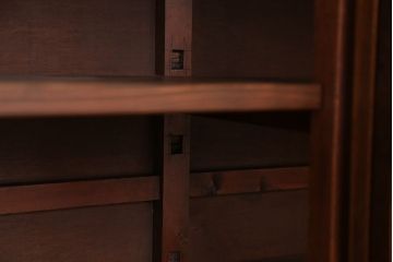 アンティーク家具　アンティーク　古い木のシンプルなモールガラス二段重ね収納棚(飾り棚、食器棚、陳列棚)