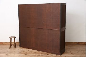 アンティーク家具　アンティーク　古い木のシンプルなモールガラス二段重ね収納棚(飾り棚、食器棚、陳列棚)