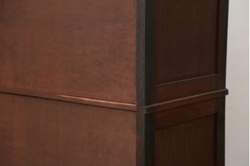 アンティーク家具　アンティーク　古い木のシンプルなモールガラス二段重ね収納棚(飾り棚、食器棚、陳列棚)