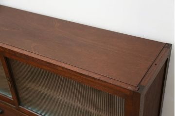 アンティーク家具　アンティーク　古い木のシンプルなモールガラス二段重ね収納棚(飾り棚、食器棚、陳列棚)