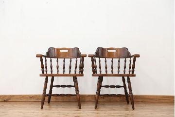中古　飛騨産業　キツツキマーク穂高シリーズアームチェア(ダイニングチェア)2脚セット