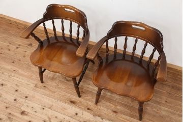 中古　飛騨産業　キツツキマーク穂高シリーズアームチェア(ダイニングチェア)2脚セット