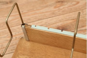 アンティーク雑貨　アンティーク　レトロなデザインの本立て　2個セット