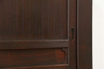 古民具・骨董　美品!モダンな昇り引き出し付き　2段重ね水屋箪笥