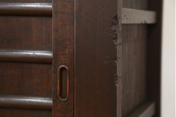 古民具・骨董　美品!モダンな昇り引き出し付き　2段重ね水屋箪笥