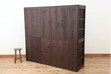 古民具・骨董　美品!モダンな昇り引き出し付き　2段重ね水屋箪笥