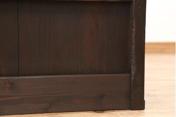 古民具・骨董　美品!モダンな昇り引き出し付き　2段重ね水屋箪笥