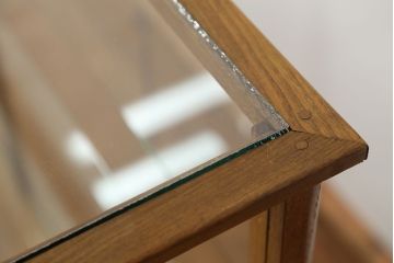 アンティーク家具　アンティーク　古い駄菓子屋の引き出し付きナラ材ガラスケース(飾り棚、ショーケース)
