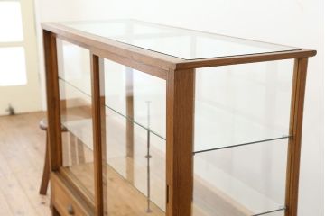 アンティーク家具　アンティーク　古い駄菓子屋の引き出し付きナラ材ガラスケース(飾り棚、ショーケース)