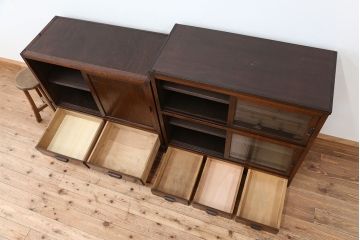 アンティーク家具　☆アンティーク　古い木のシックな二段重ね収納棚(食器棚)