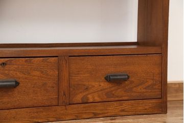 アンティーク家具　アンティーク　素敵なデザイン!古いナラ材の引き出し付き本棚(飾り棚、陳列棚)