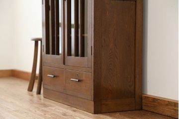レトロ家具　★レトロなデザインのアンティーク本箱