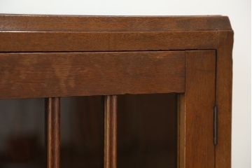レトロ家具　★レトロなデザインのアンティーク本箱