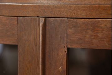 レトロ家具　★レトロなデザインのアンティーク本箱